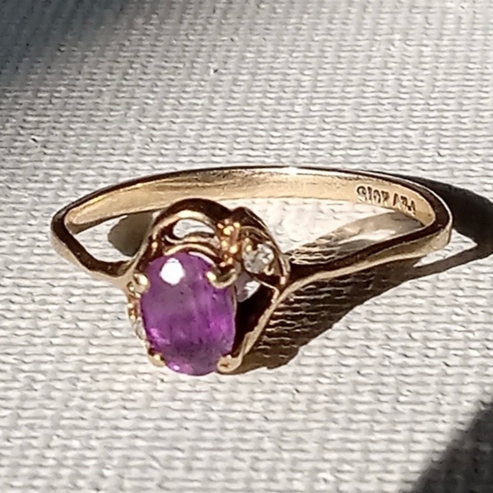 SOLID 10K GOLD DIAMONDS & AMETHYST ESTATE RING